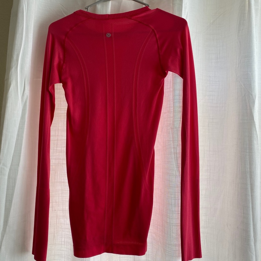 LuluLemon Swiftly Tech long Sleeve- size 2